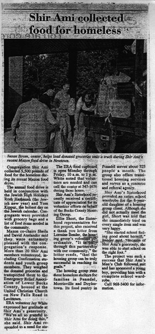 Shir Ami collects food for homeless